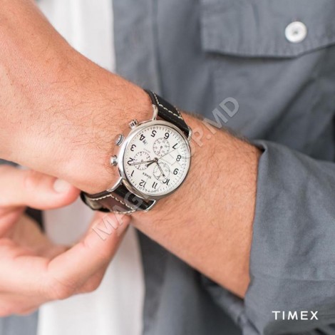 Мужские часы Timex Weekender Chronograph 40mm 2-piece Leather Strap Watch