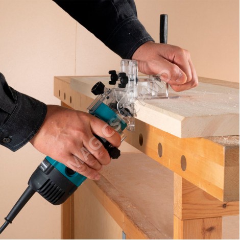 Mașină de frezat unimanuală Makita 3712