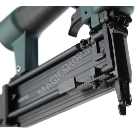 Pistolul pneumatic METABO DSN 50 de batut cuie