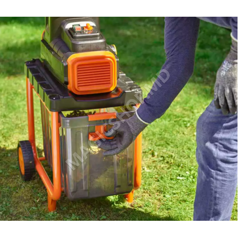 Электрический измельчитель листьев и веток Black&Decker BEGAS5800