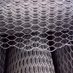 Сетка просечно-вытяжная оцинкованная 25x60x0.5mm 1m