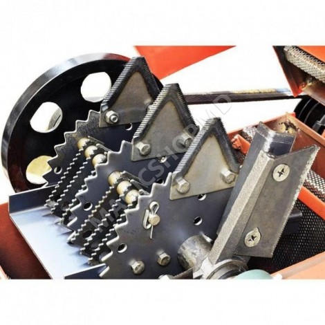 Tocator de furaje si cereale Sigma 400-24