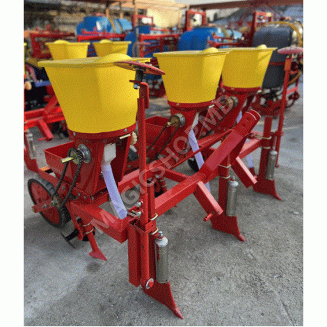 Semănătoare de Porumb cu 3 Rânduri Cu Feltilizare