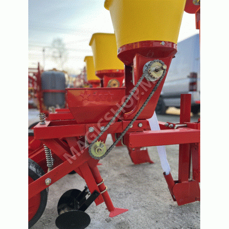 Semănătoare de Porumb cu 3 Rânduri Cu Feltilizare