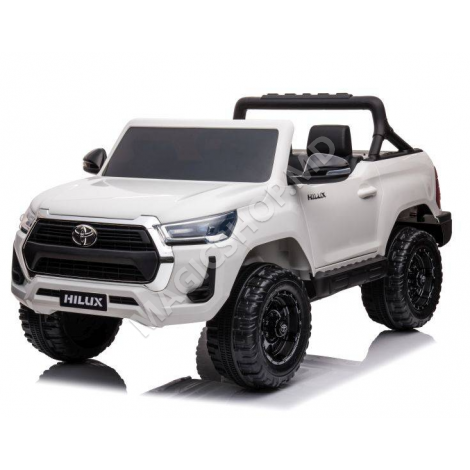 Машина аккумуляторная Toyota черный, белый